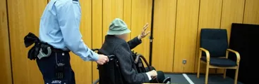 A sus 94 años: Inicia juicio en Alemania contra ex guardia de campo de concentración nazi