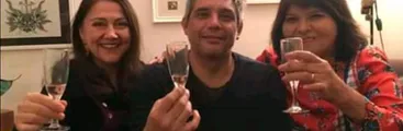 Ricardo Palma Salamanca comparte video de agradecimiento por apoyo y fotos celebrando triunfo judicial en Francia