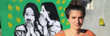 De mar a valle mujeres despertarán muros del Biobío junto a la artista gráfica argentina Ailén Possamay