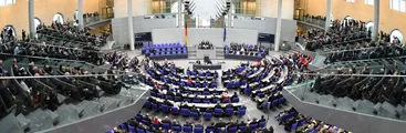 Expertos del Parlamento alemán califican de inadmisible e ilegal reconocimiento de Merkel a Guaidó