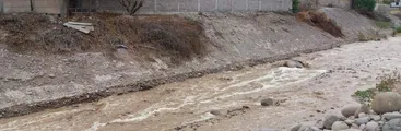 Miles de evacuados, una persona muerta y una niña desaparecida por lluvias altiplánicas en el norte de Chile