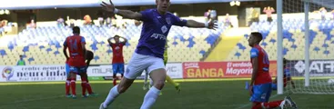 Deportes Concepción y Lota Schwager lideran sus respectivos campeonatos