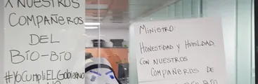 Trabajadores/as de la Corporación de Asistencia Judicial se toman Dirección General en apoyo a movilización en Biobío