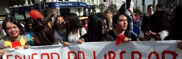 Presentan proyecto de ley que permitiría pasar de curso automáticamente