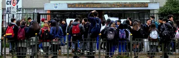 Estudiantes del Colegio Brasil denuncian a profesora por maltrato hacia compañeros pequeños