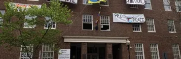 Policía allana embajada de Venezuela en EEUU deteniendo a manifestantes contra intervención norteamericana