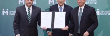 ¿Modernización o vuelta al Siglo 19? Gobierno presenta proyecto que permite jornadas de 12 horas de trabajo