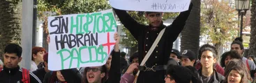 Así se vivió la movilización “Combate por la Historia” en Valparaíso