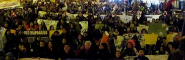 En la calle y sin temor: masiva marcha docente en Valparaíso