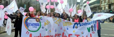 Técnicas y educadoras de párvulos marchan masivamente contra la privatización y la escolarización de la educación inicial