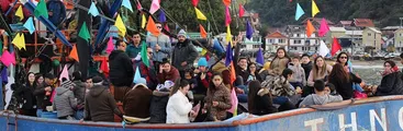 [Especial Gráfico] Una fiesta en Caleta Tumbes, pese a las amenazas salmoneras en la península