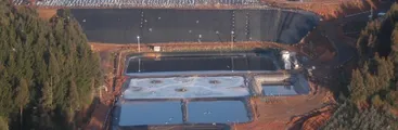 Inician sumario contra vertedero de Copiulemu por aguas lluvias que se filtraron desde el basural a esteros
