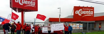 Supermercados cerrados y otros funcionando a medias marcan el 1º día de huelga del SIL de Walmart