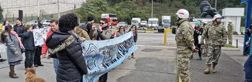 Habitantes de Caleta Tumbes protestan contra instalación de salmoneras en la zona