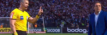 Histórico: Árbitro detiene partido en Brasil por cantos homofóbicos de hinchada local