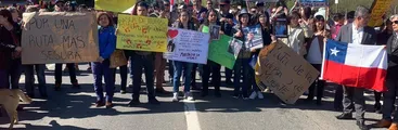 Vecinas y vecinos de Santa Juana cortaron Ruta de la Madera exigiendo regular tránsito de camiones forestales
