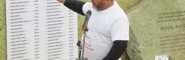 Con instalación de placa con los 68 detenidos desaparecidos de la Región de Valpariso, conmemoraron 46 años del asesinato del sacerdote Miguel Woodward