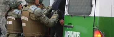 Prisión preventiva para 2 carabineros de La Florida imputados por torturas