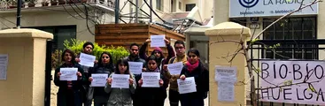 Narayan Vila, del sindicato de Radio Bio Bio: “Los y las periodistas nos hemos dedicado a romantizar la explotación y precarización laboral”