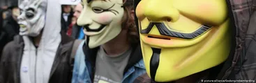 Hackers apoyan protestas: Anonymous filtró los datos de todos los "Pacos de Chile"