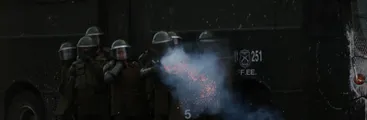 "Podí provocar un incendio weón": videos muestran a Carabineros vulnerando protocolos sobre uso de la fuerza durante el Estallido
