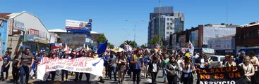 Resistiendo desmedido accionar policial continúan las movilizaciones estudiantiles y de trabajadores