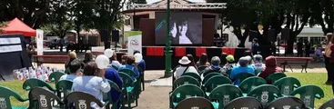 “Fuera agresores de cargos públicos”: mujeres funan a alcalde y concejal en Hualqui