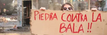 Avanza en el Senado ley que aumenta penas a quienes ocultan su identidad en manifestaciones públicas