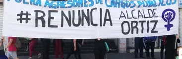 Mujeres "funan" por agresor a alcalde de Concepción Álvaro Ortiz durante intervención "Un Violador en tu Camino" y exigen su renuncia