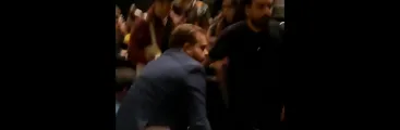 Intendente del Biobío tuvo que abandonar Teatro Regional durante estreno de película mapuche por manifestaciones de asistentes