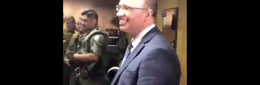 Defensor regional público celebra junto a carabineros libertad de funcionario que disparó a estudiante