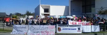 Colegio Católico  se Construye sobre un Humedal