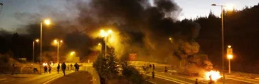 Pobladores de Laraquete armaron barricadas contra reapertura del proyecto MAPA de Celulosa Arauco