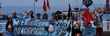 Reclamación contra GNL Talcahuano por consulta indígena fue aplazada en Tribunal Ambiental de Valdivia