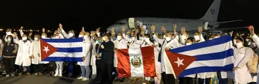 Brigadas de salud cubana combaten el coronavirus en Perú