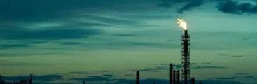 Quema de gas aumenta riesgo de nacimientos prematuros afectando a comunidades pobres en Texas, EE.UU.