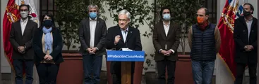 Con la política del endeudamiento: Piñera presenta créditos para plan de “protección” de la clase media