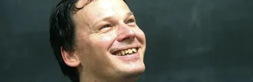 David Graeber, el pensador anarquista contemporáneo más influyente de habla inglesa, muere dejando un enorme legado
