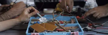 Colectivo “Toda la Teoría del Universo” busca reflexionar sobre “Futurologías de los ecosistemas” en residencias