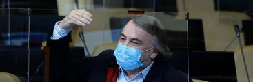 “Estoy bajo el fuero”: Diputado chileno Pepe Auth confiesa riendo que vota ilegalmente en elecciones italianas