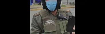 Carabineros detiene ilegalmente a reportero de Resumen por cubrir denuncia de violación de DDHH