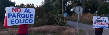 Vecinas/os de El Ciruelo Sur acusan constantes ruidos molestos ante construcción de Parque Eólico Mesamávida