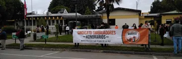 Municipio de San Pedro de la Paz desvincula a dirigenta de sindicato de honorarios en plena movilización