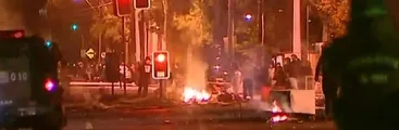 Ataque a comisaría, barricadas, cacerolazos y anuncios de paro marcan noche de protesta tras anuncio del Gobierno de impugnar tercer retiro en el TC