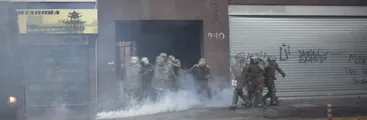 El primer año de pandemia: Carabineros ocupó más de 26 mil bombas lacrimógenas en 2020
