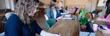 Brecha salarial: Estudio de Fundación SOL revela que las mujeres ganan en promedio un 20,4% menos que los hombres