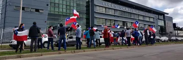 Tras 52 días de huelga: Sindicato de trabajadores/as del Liceo Camilo Henríquez sufre querella, amedrentamiento y detenciones