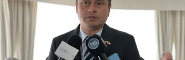 Mujeres de Concepción se manifestaron contra reelección de alcalde Álvaro Ortiz por su condena por violencia intrafamiliar