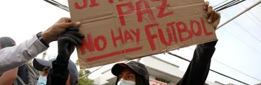 Ni la Libertadores se salva: Policía continúa reprimiendo protestas en Colombia