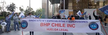 Huelga en Mina Escondida y Spence: Sindicato de BHP se moviliza tras intransigencia de la empresa en negociaciones